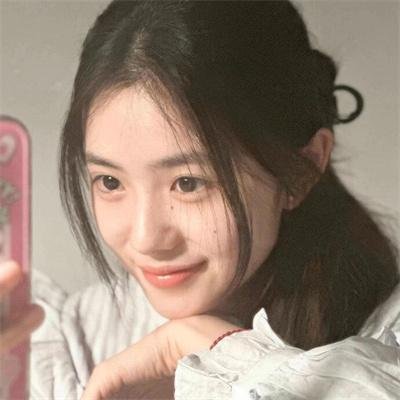 赤裸并存在著